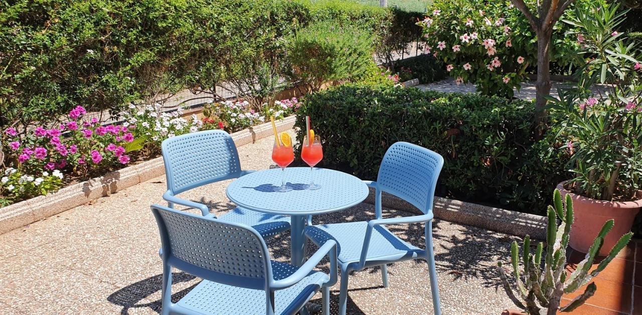 Hotel Damanse Санта Доменика Екстериор снимка