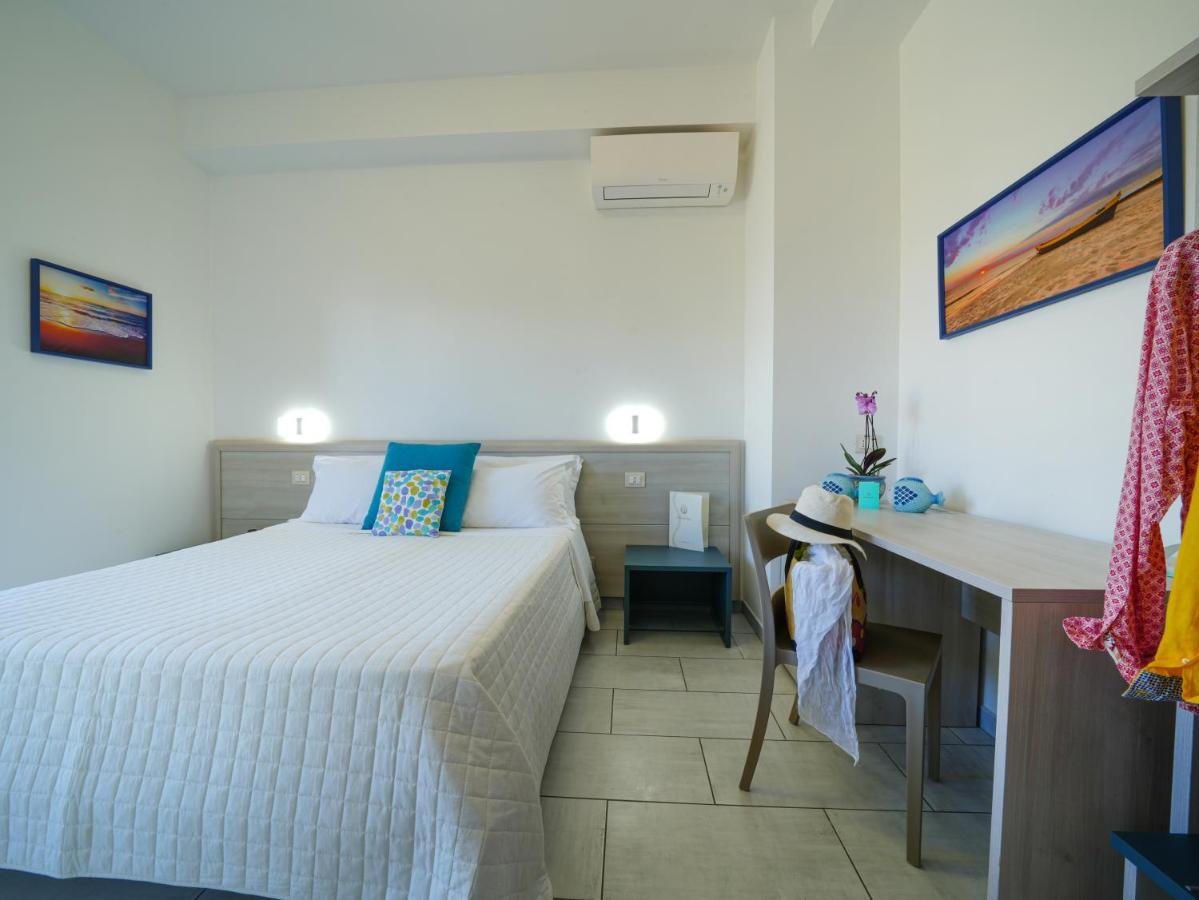 Hotel Damanse Санта Доменика Екстериор снимка