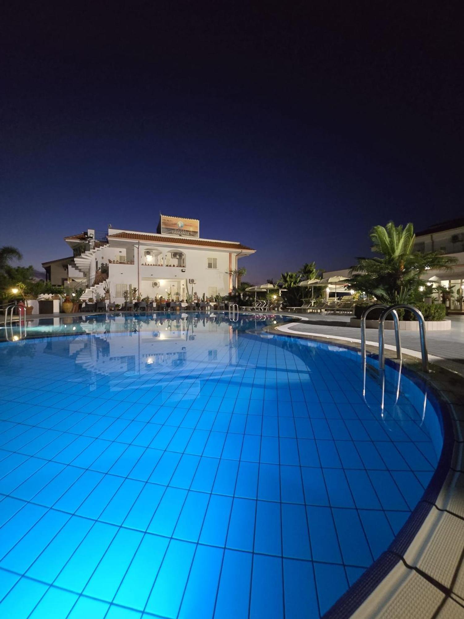 Hotel Damanse Санта Доменика Екстериор снимка