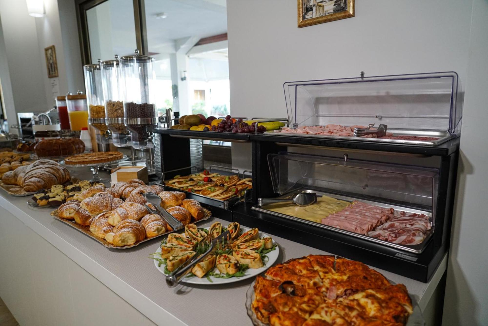 Hotel Damanse Санта Доменика Екстериор снимка